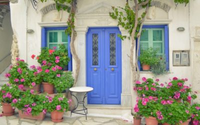 Hosts: The Pros & Cons of Keyless Entry